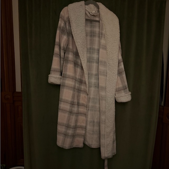 Plaid Robe - Picture 1 of 3